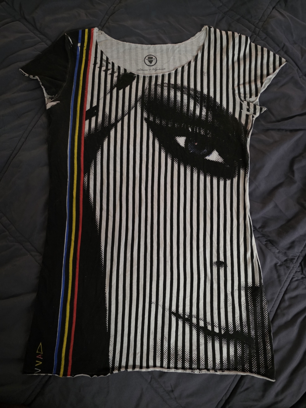 Striped Graphic Scoop Neck Top in Black & White